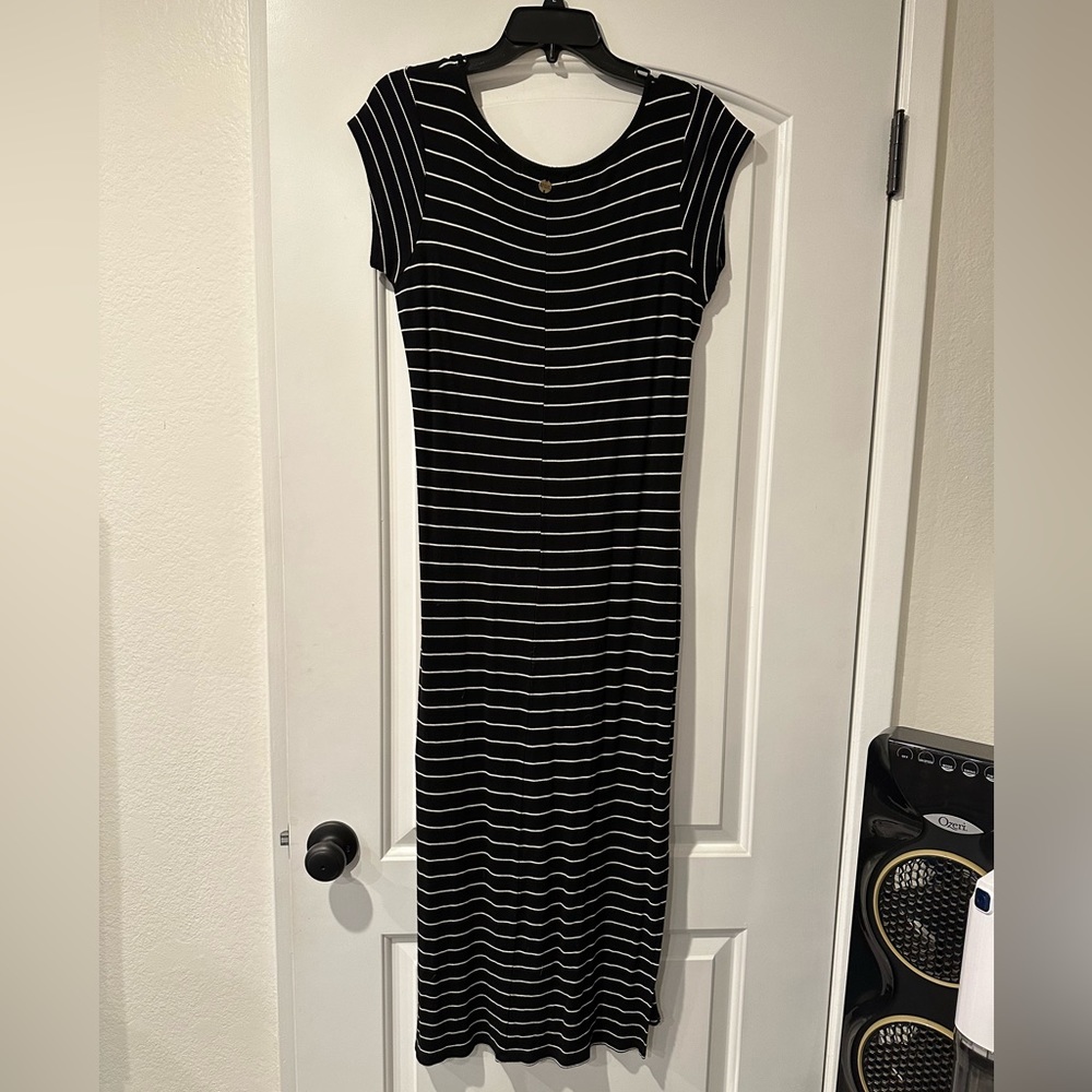 Rip Curl back and white stripe dress - Picture 5 of 6